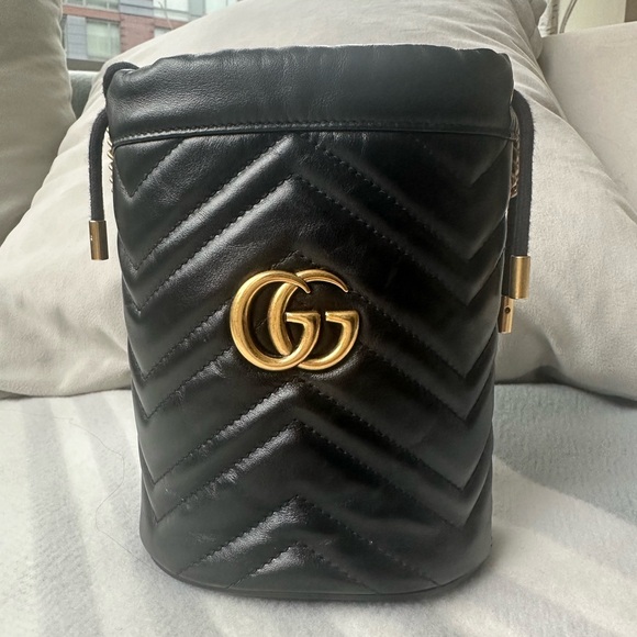 Auth Gucci bucket bag - Picture 1 of 6